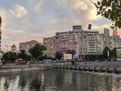 Vanzare apartament de 4 camere in zona bd Unirii-Casa Poporului